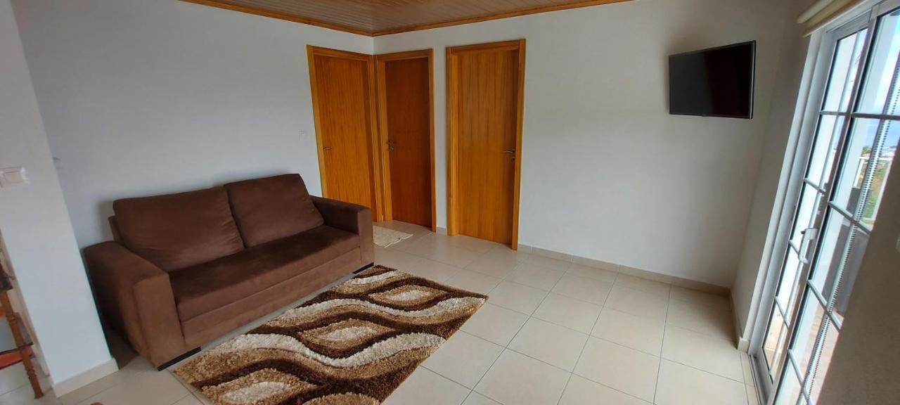 Casa De Ponta Guest House Topo ภายนอก รูปภาพ